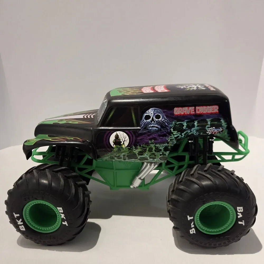 Monster Jam Spin Master Grave Digger RC Truck BKT Tires No Remote 66801